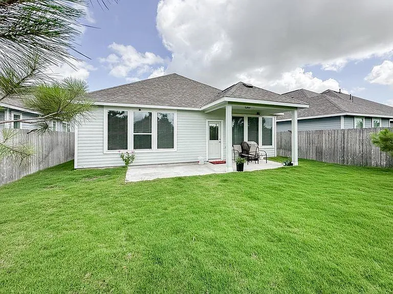 33023 School Hill Rd — Photo 37