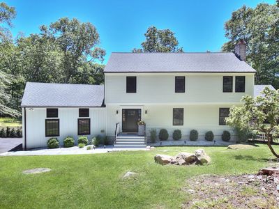 1 Ravenwood Drive, Weston, CT, 06883