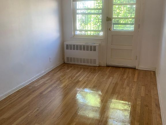 5th image of 3129 87th St #2F