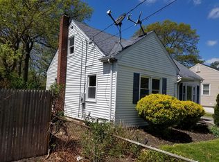 438 Blue Point Rd, Farmingville, NY 11738