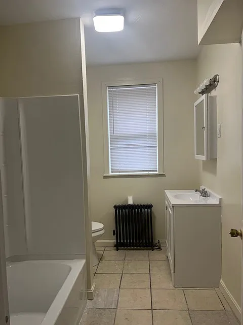3 bed, 1.5 bath, 1660 sqft, $2,100 — Photo 3
