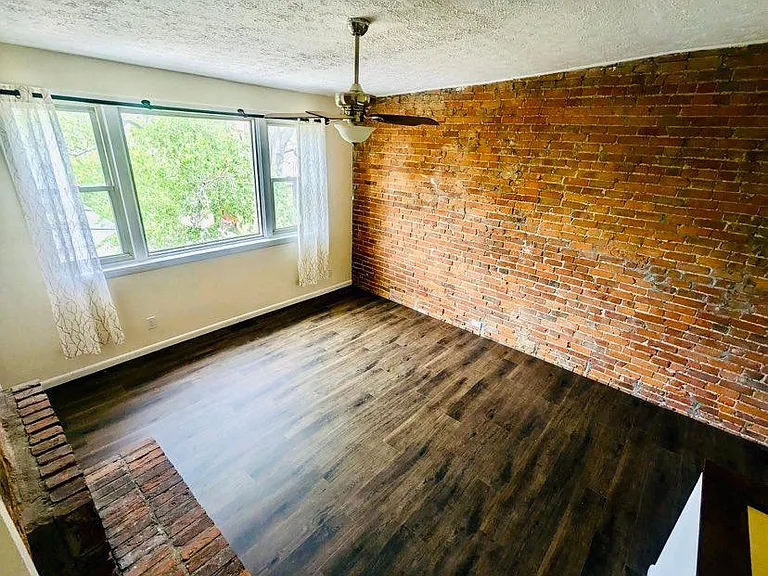 1619 Mansfield St — Photo 16