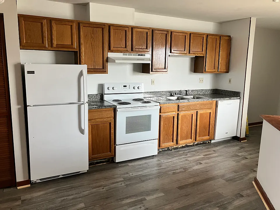 Barney Square Apartments