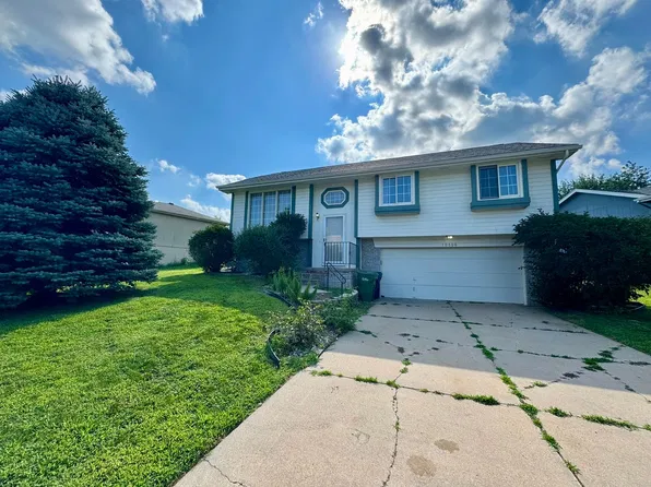 10606 S 17th St, Bellevue, NE 68123
