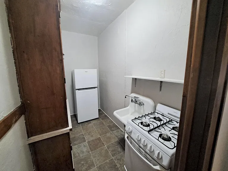 225 Place Apartments — Photo 66