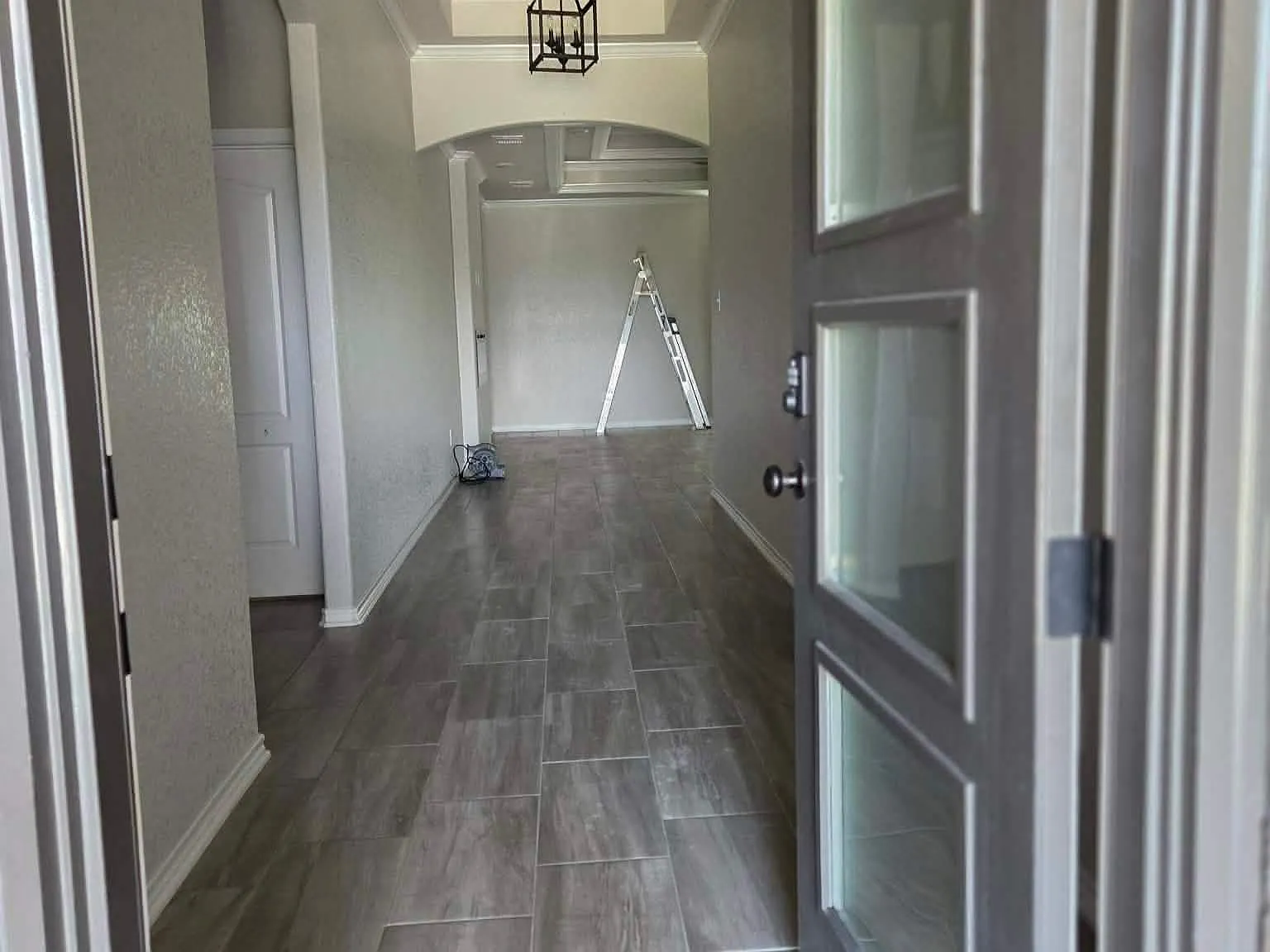 4 bed, 2211 sqft, $2,499 — Photo 3