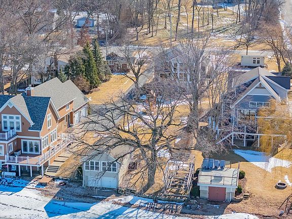3rd image of 3296 Brooklyn Dr