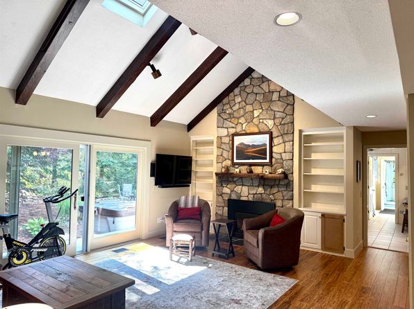 20 Fairway Dr