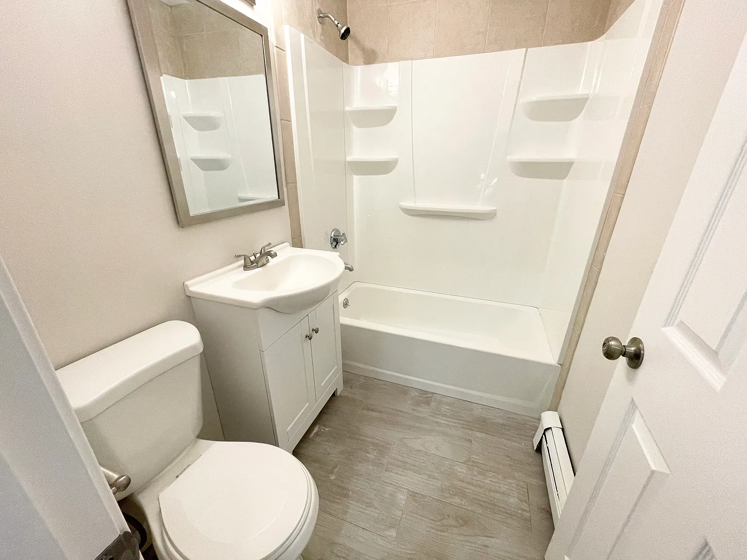 4 bed, 9999 sqft, $6,400 — Photo 4