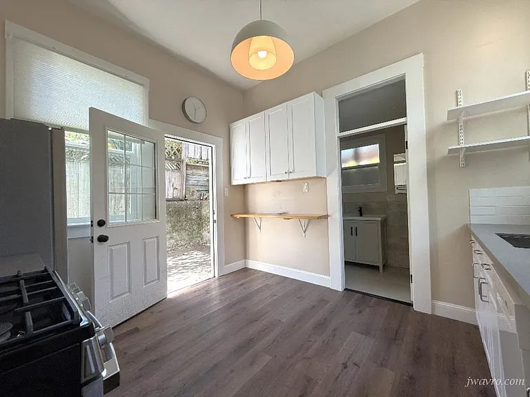 60 Mirabel Ave — Photo 9