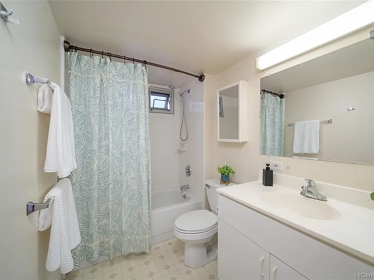 1448 Young St #1703 — Photo 2