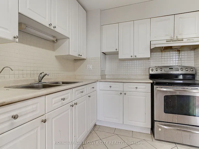 10 Sunny Glen Cres #909 — Photo 13