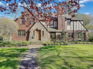 27 Heatherbloom Rd, White Plains, NY 10605