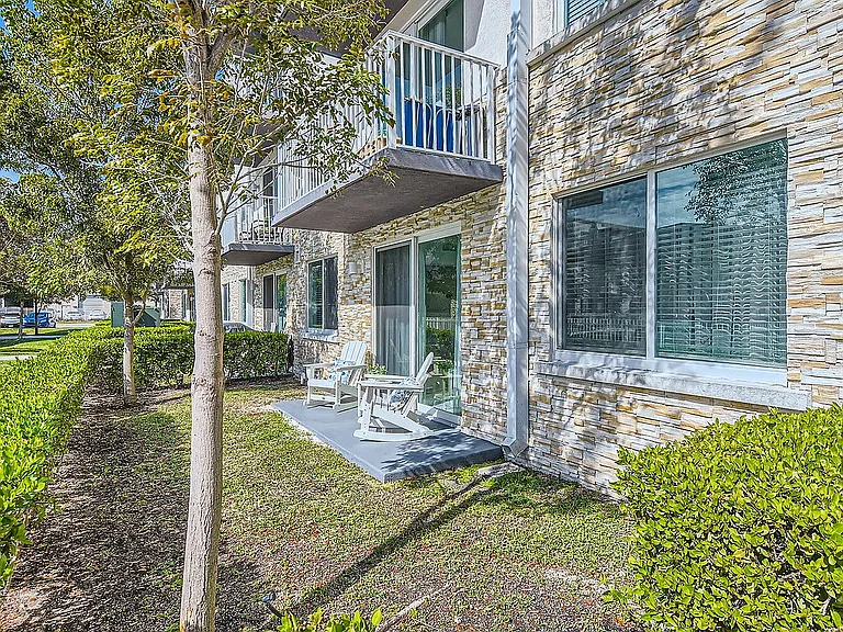 15350 SW 136th St - Web Quality - 022 - 29 Model Exterior Rear