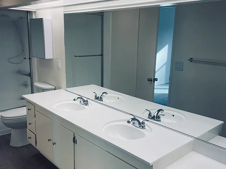 Los Robles Apartments - Senior 55+ — Photo 11
