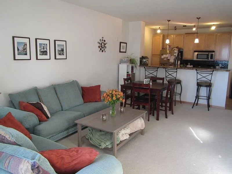 1 bed, 625 sqft, $1,595 — Photo 2