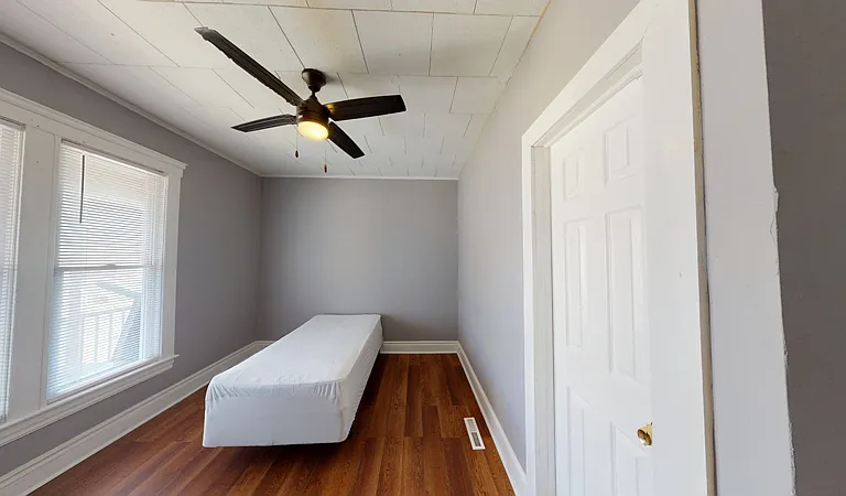 305 S Beech St — Photo 8