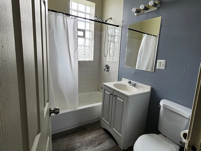 1650 S Saint Louis Ave #3R — Photo 9