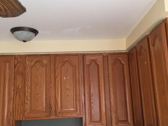 4th image of 28653 James St