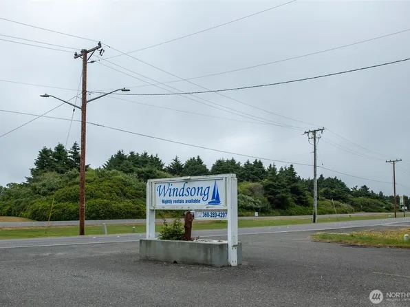 853 Ocean Shores Boulevard NW #4, Ocean Shores, WA 98569