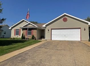 103 Arbor Ridge Dr, Delavan, WI 53115