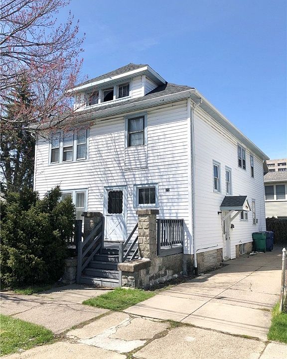 1st image of 412 Winspear Ave