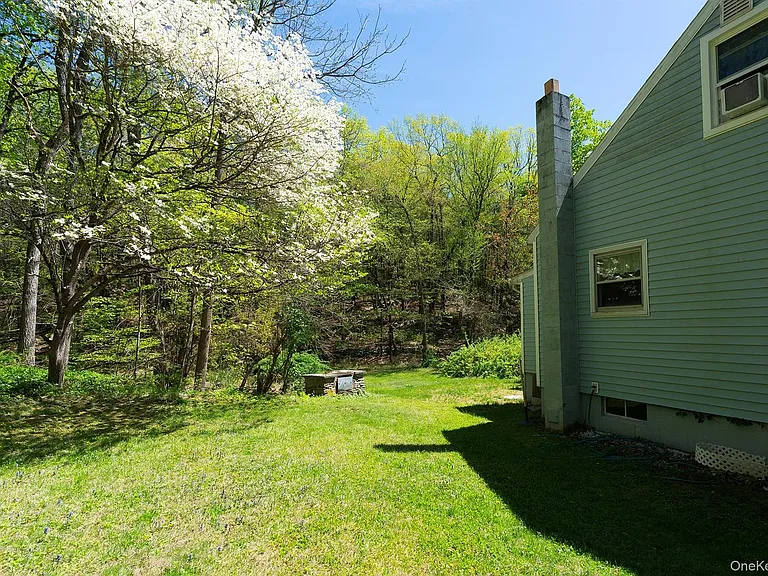 21 Van Dam Rd — Photo 28