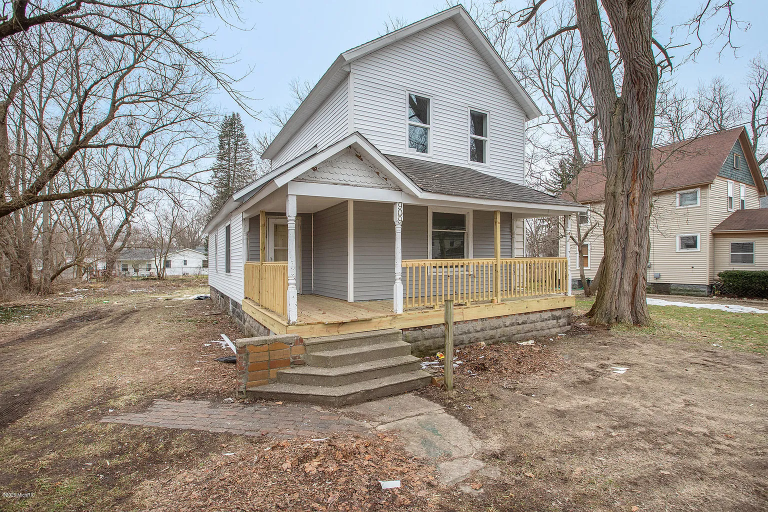 909 Hazard Ave photo 1