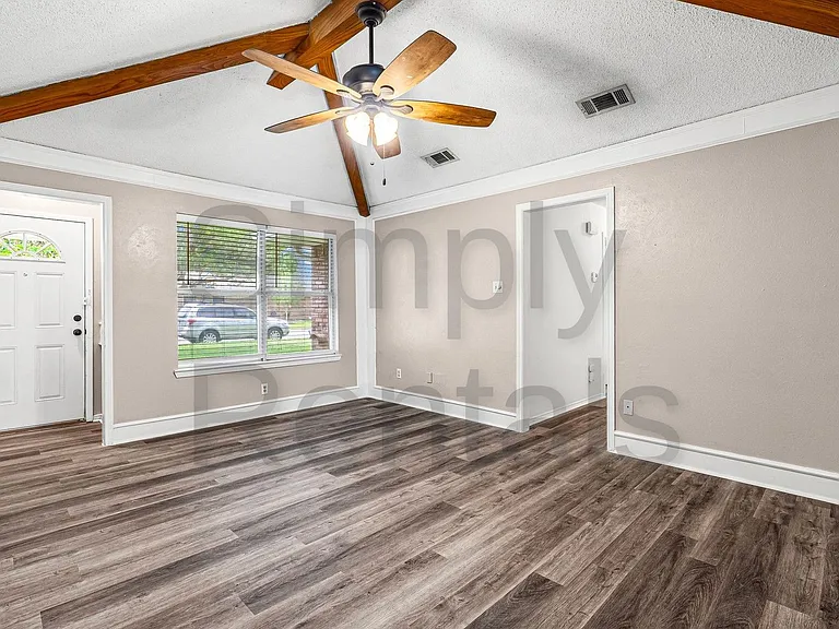 2504 Paul St — Photo 6