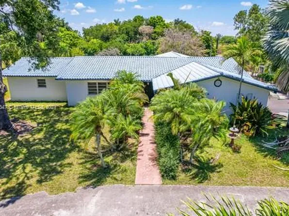 18301 SW 262nd St, Homestead, FL 33031