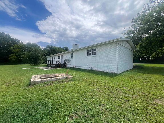 3rd image of 710 Loop Rd