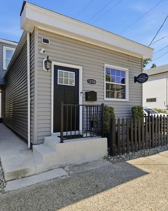 2 bed, 854 sqft, $1,400 — Photo 1