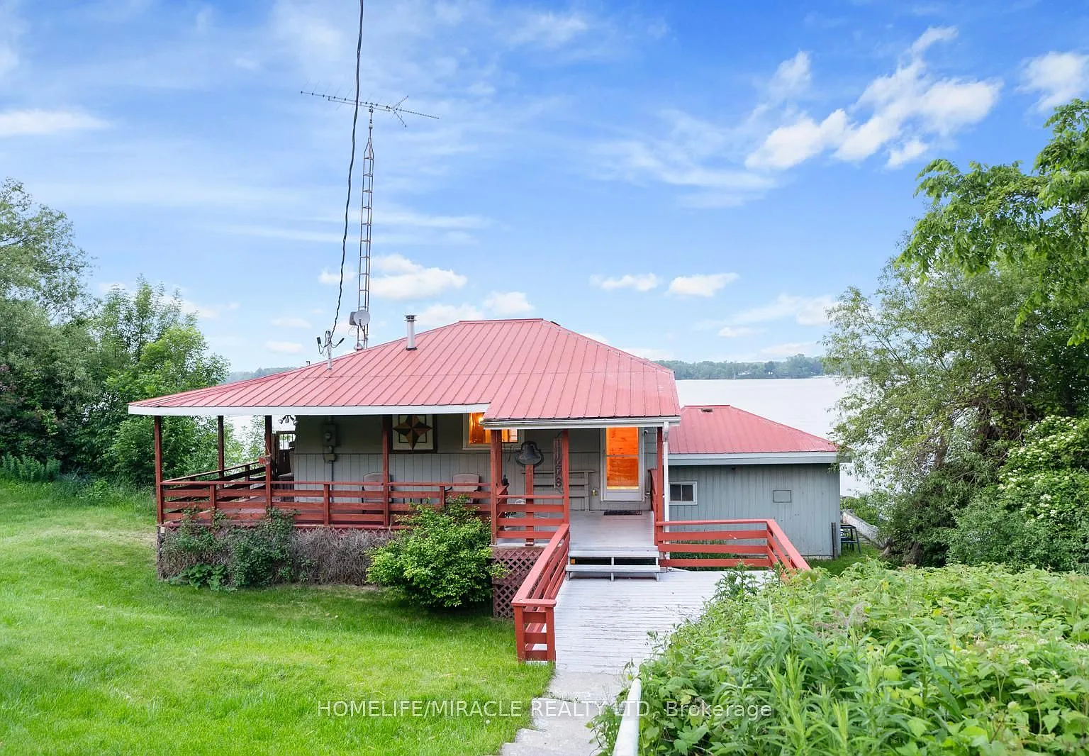 3 bed, $2,600 — Photo 2