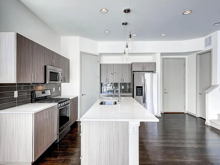 4010 Fenton Ct — Photo 3