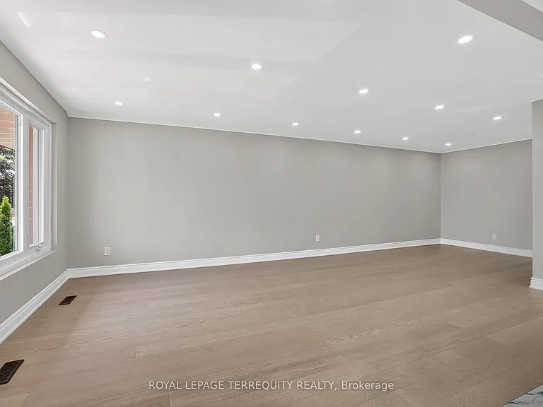 1173 Shadeland Dr — Photo 8