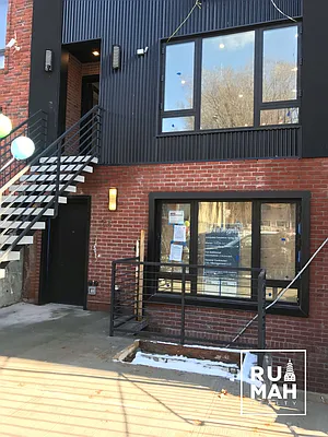 Sold by Rumah Realty Inc | media 30