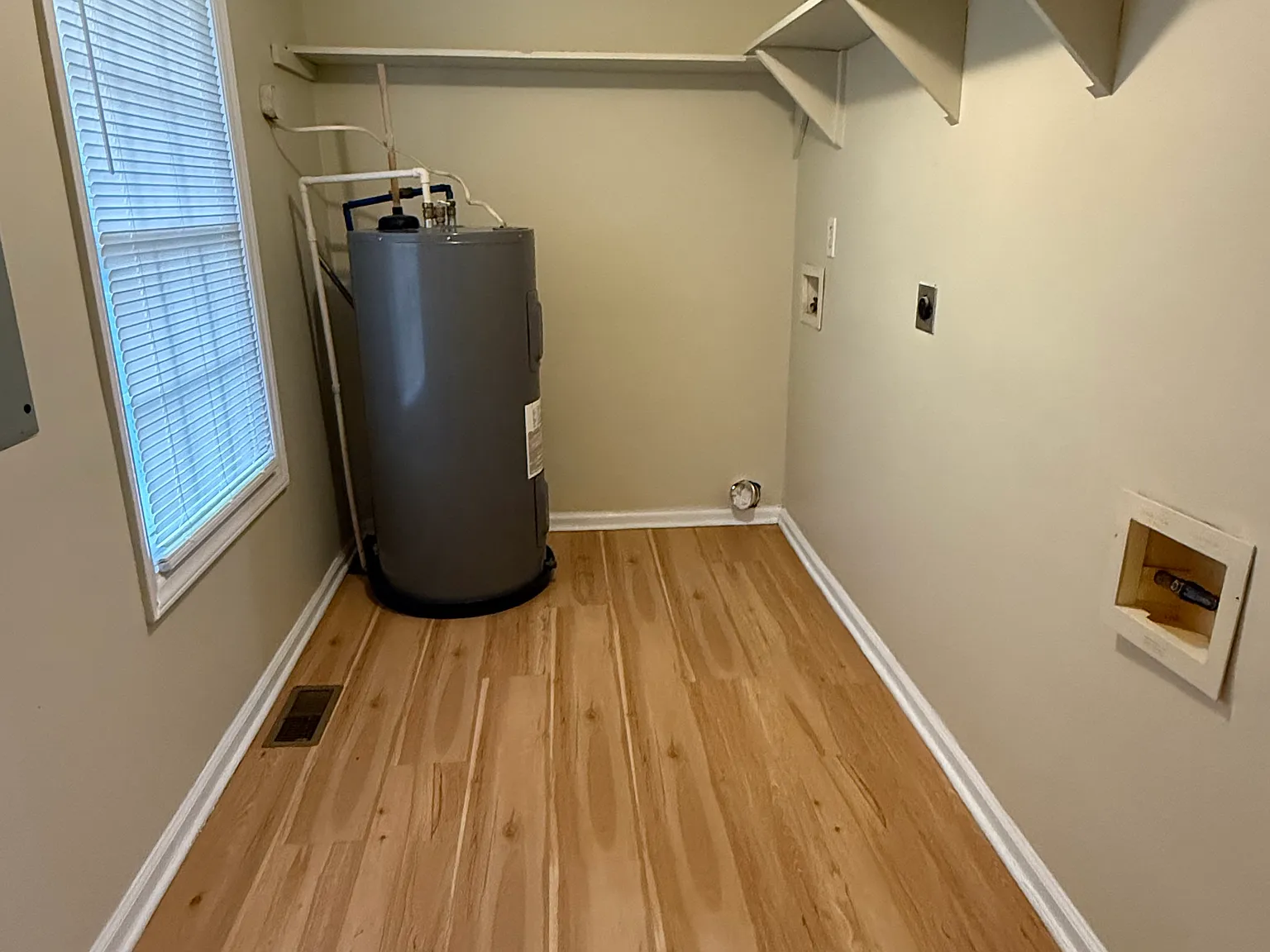 2 bed, 900 sqft, $1,200 — Photo 3