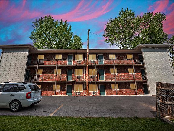 3rd image of 3320 Greenwood Blvd