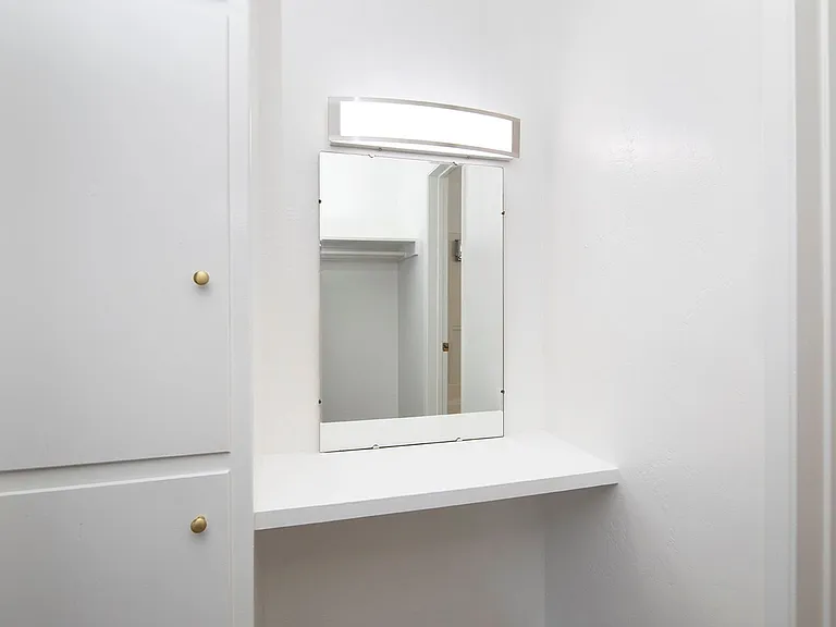 1128 Felspar Street — Photo 5