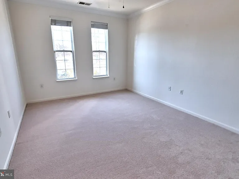 21216 McFadden Sq #108 — Photo 19