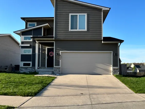 802 NE 14th St, Grimes, IA 50111