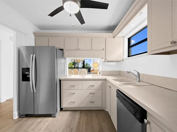 4800 Bayview Drive #306, Fort Lauderdale, FL 33308