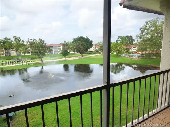 8930 S Hollybrook Blvd APT 305, Hollywood, FL 33025