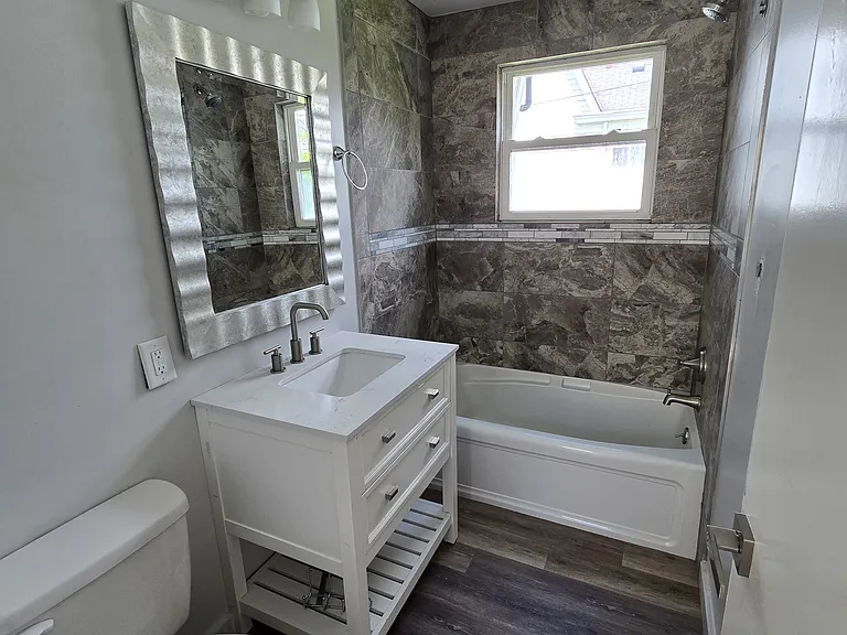 821 Southern Ave — Photo 14