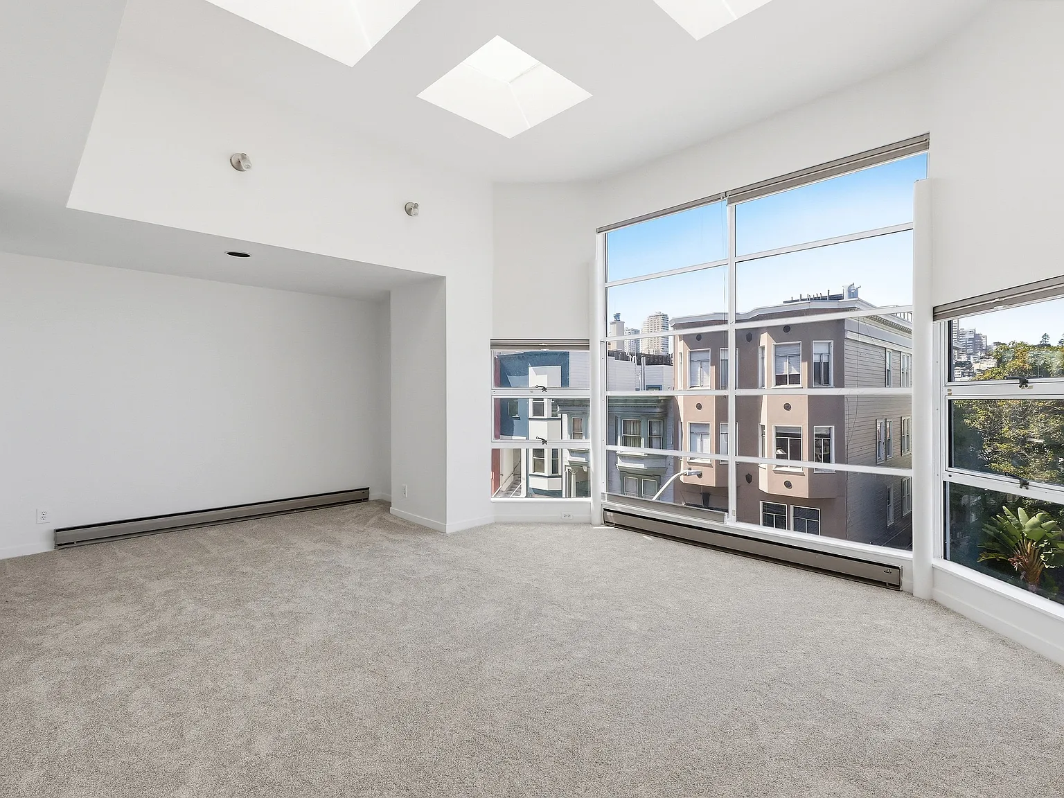 1 bed, 670 sqft, $4,900 — Photo 3