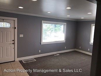 4th image of 2127 E Vimont Ave