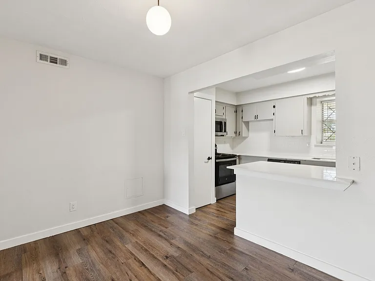Colony House — Photo 41
