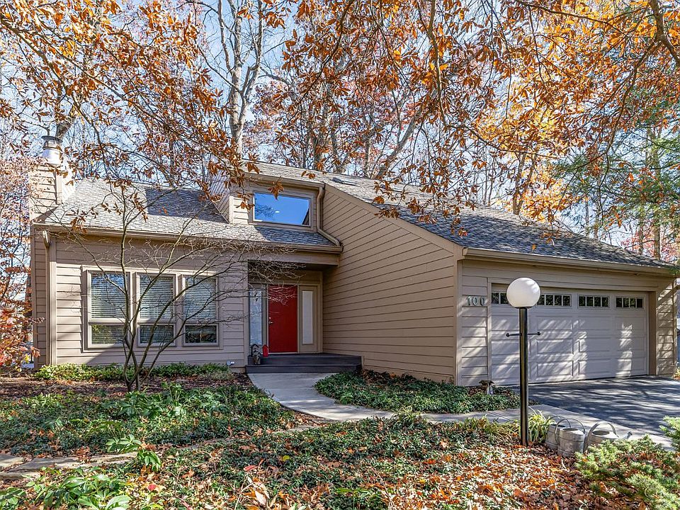 1st image of 100 Dogwood Dr