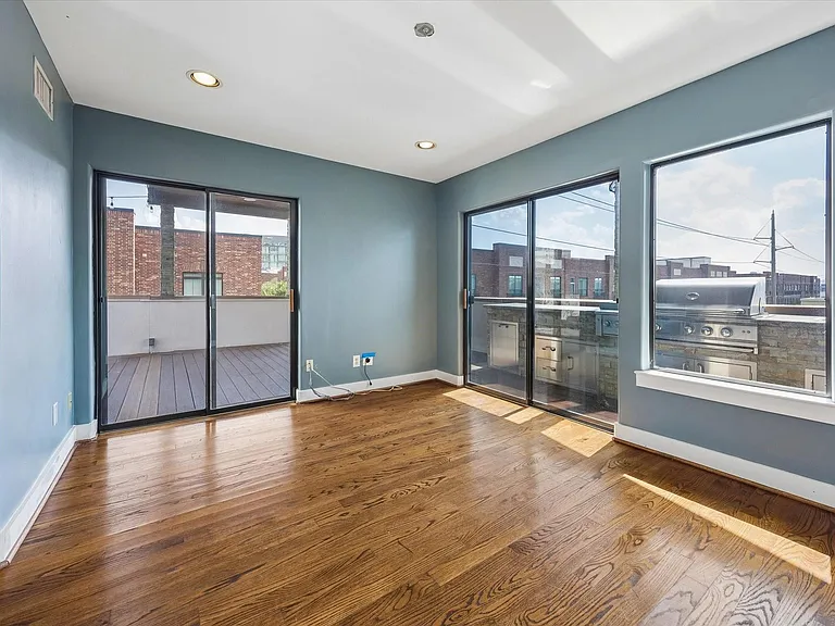 732 Ruthven St — Photo 10