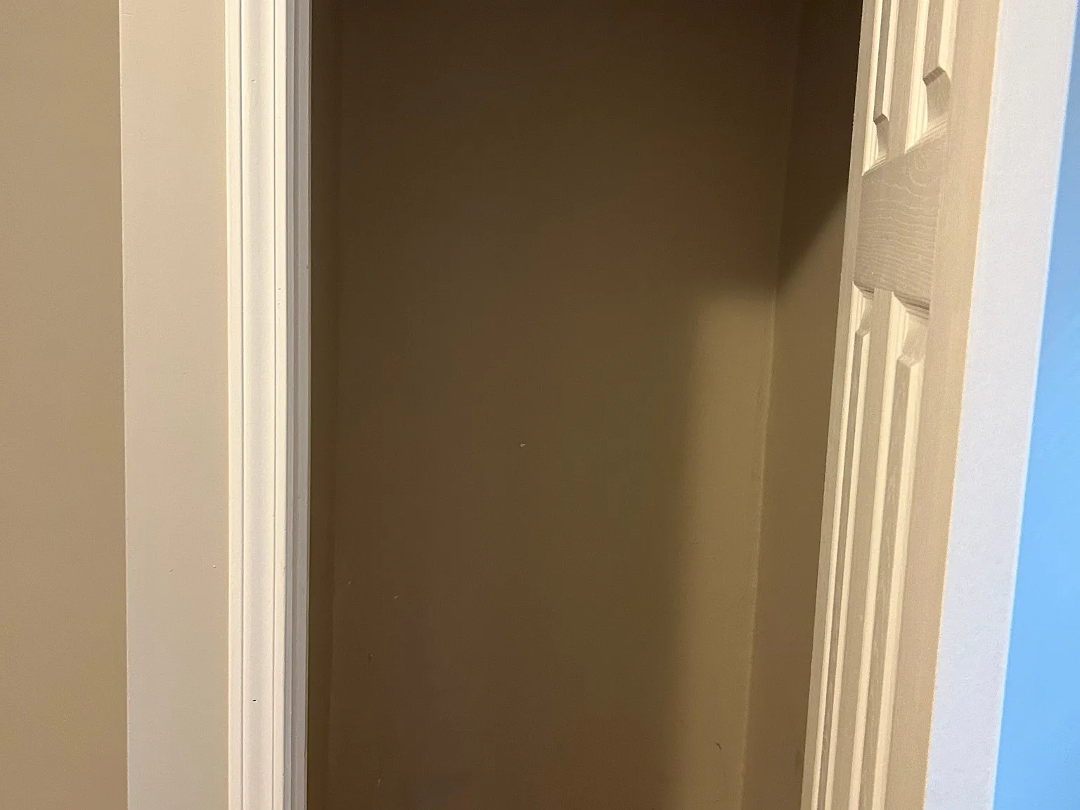 5 bed, 2.0 bath, 1749 sqft, $2,150 — Photo 3